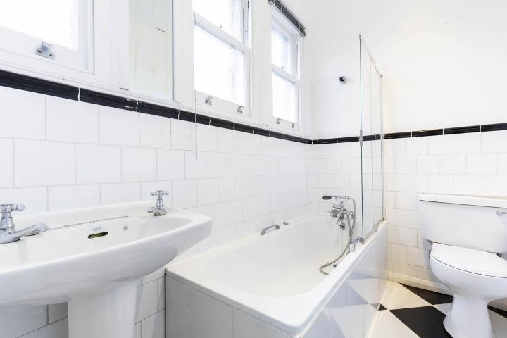 			1 Bedroom, 1 bath, 1 reception Flat			 Grosvenor Gardens, Willesden Green